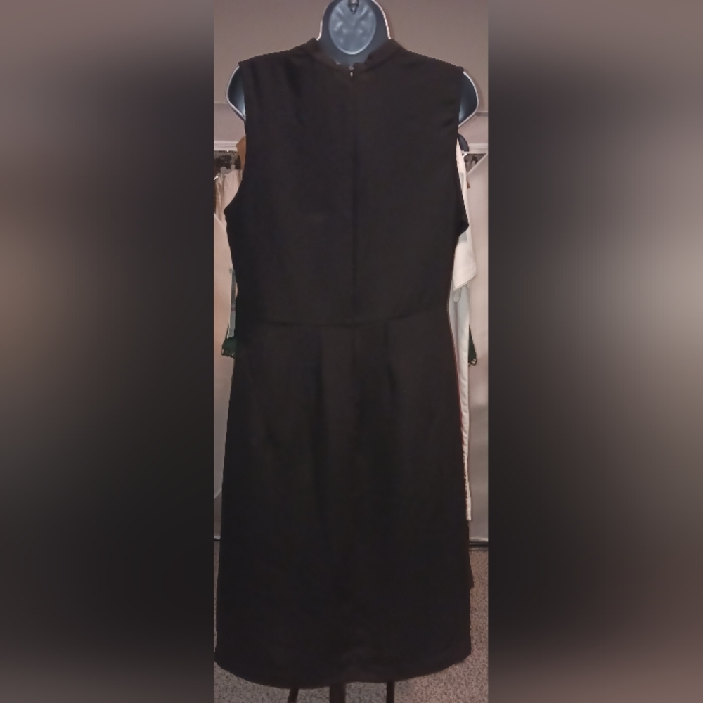 Dress - Picture 2 of 4
